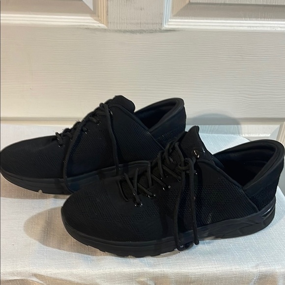 Men's Black Athletic Shoes - Picture 3 of 7